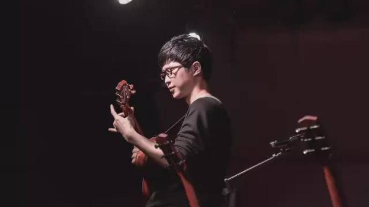 如何入门尤克里里指弹？| 崔骏尤克里里1